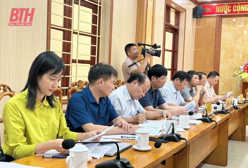 Khảo sát việc quản lý, sử dụng, bàn giao đất nông, lâm trường trên địa bàn huyện Thường Xuân