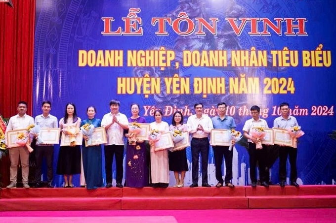 Yên Định: Tôn vinh doanh nghiệp, doanh nhân tiêu biểu năm 2024