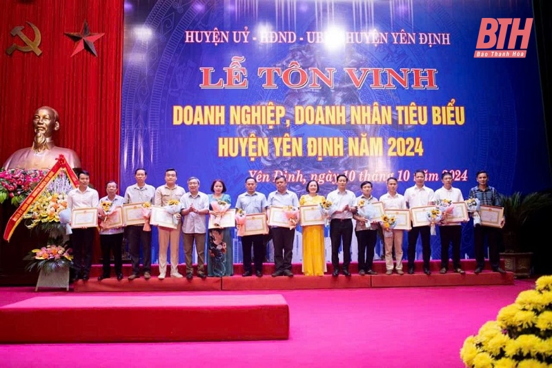 Yên Định: Tôn vinh doanh nghiệp, doanh nhân tiêu biểu năm 2024