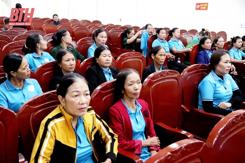 Ra mắt và trao vật tư cho Hợp tác xã trồng rau sạch Nhuận Thạch