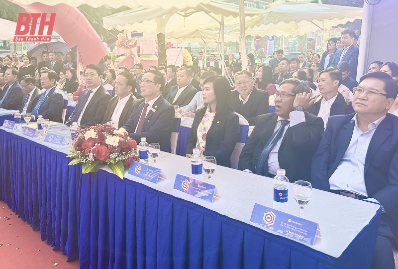 Khai trương Vietbank Thanh Hóa
