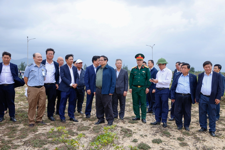 Thủ tướng Chính phủ đề nghị tập đoàn THACO nghiên cứu, sản xuất tàu đường sắt tốc độ