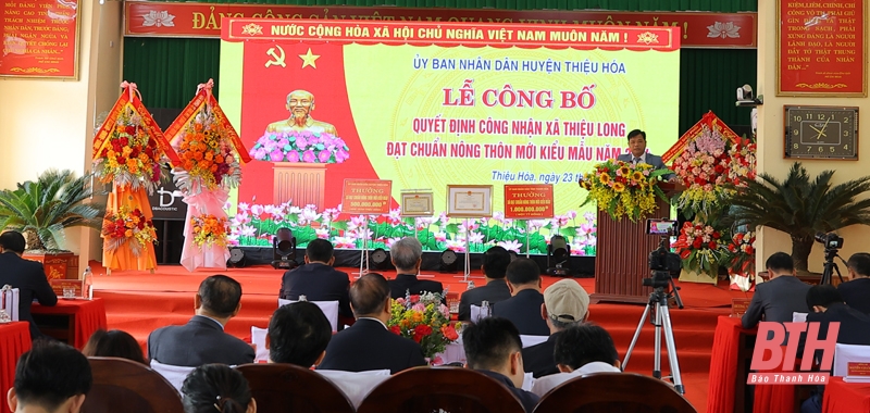 Phó Bí thư Tỉnh ủy Trịnh Tuấn Sinh dự lễ công bố quyết định xã Thiệu Long đạt chuẩn nông thôn mới kiểu mẫu