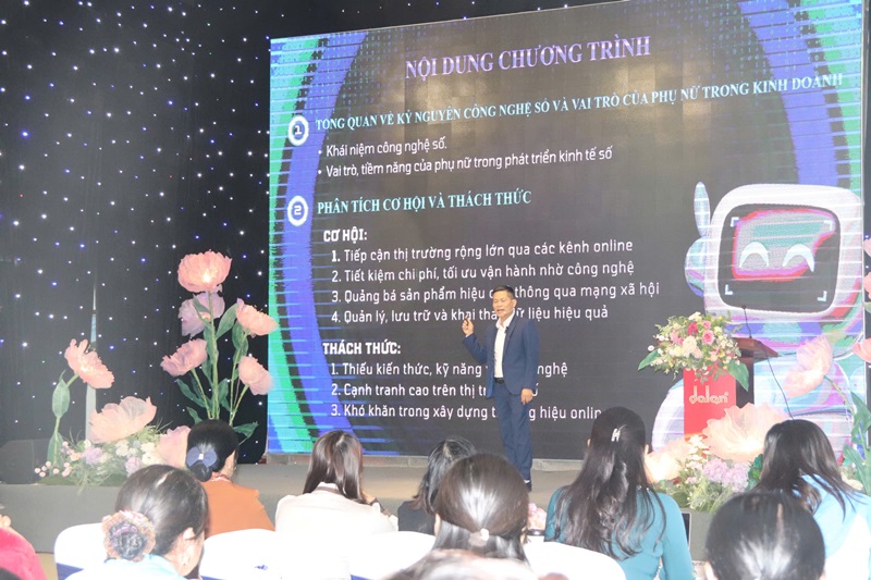 Bồi dưỡng quản lý chất lượng sản phẩm, chuyển đổi số, ứng dụng công nghệ vào kinh doanh cho các mô hình kinh tế tập thể