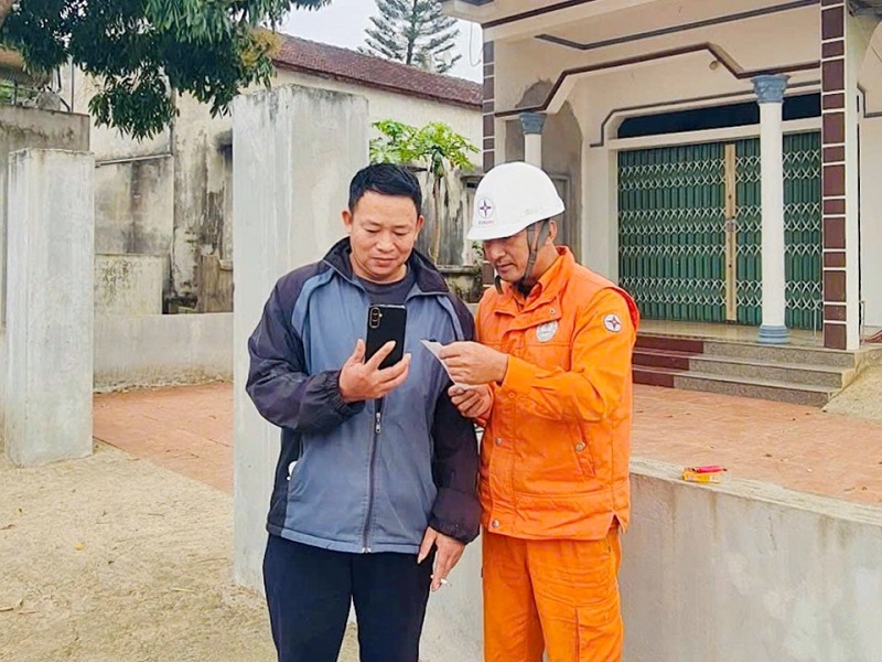 Điện lực Thạch Thành khuyến khích khách hàng sử dụng hình thức thanh toán tiền điện tự động