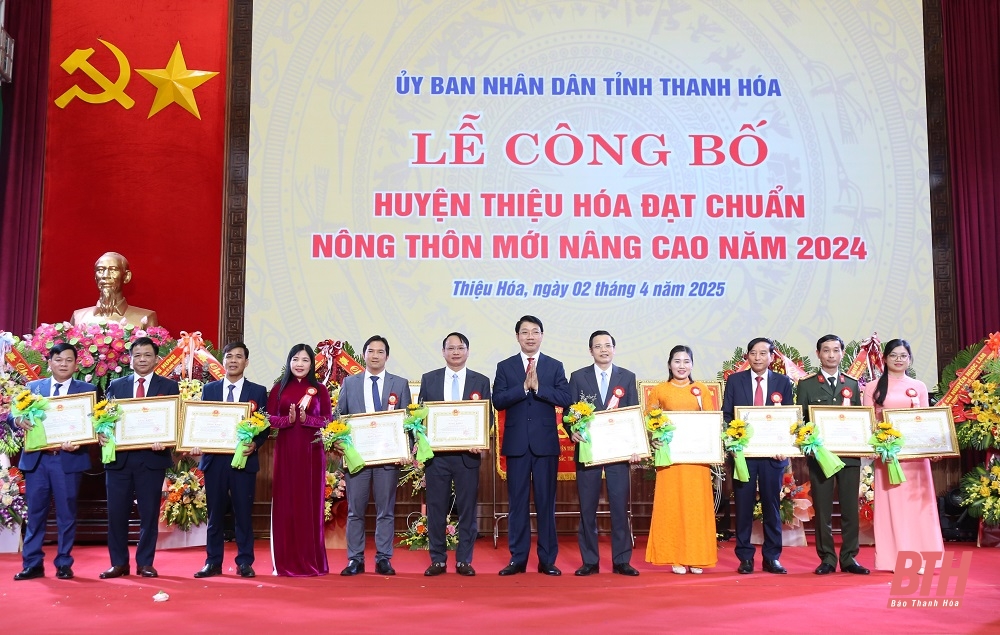 Huyện Thiệu Hóa công bố đạt chuẩn nông thôn mới nâng cao