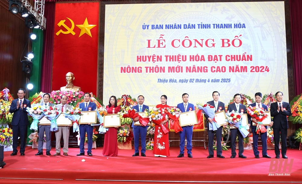 Huyện Thiệu Hóa công bố đạt chuẩn nông thôn mới nâng cao