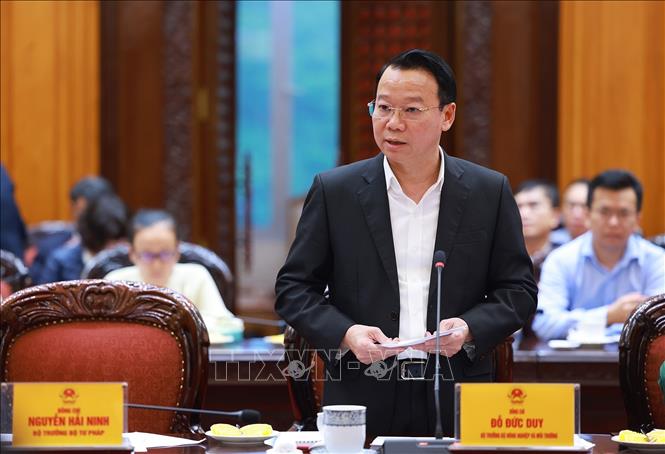 Thủ tướng Phạm Minh Chính chủ trì cuộc họp về việc Hoa Kỳ áp thuế đối ứng lên hàng Việt Nam