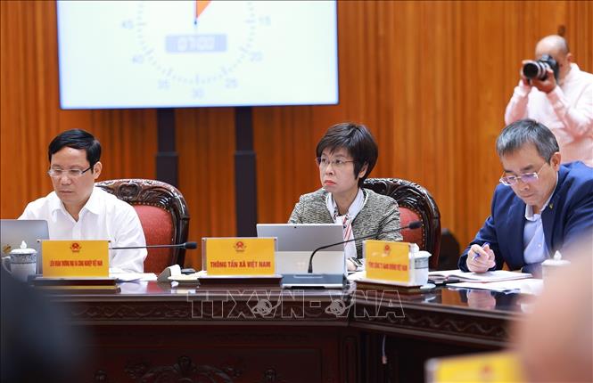 Thủ tướng Phạm Minh Chính chủ trì cuộc họp về việc Hoa Kỳ áp thuế đối ứng lên hàng Việt Nam