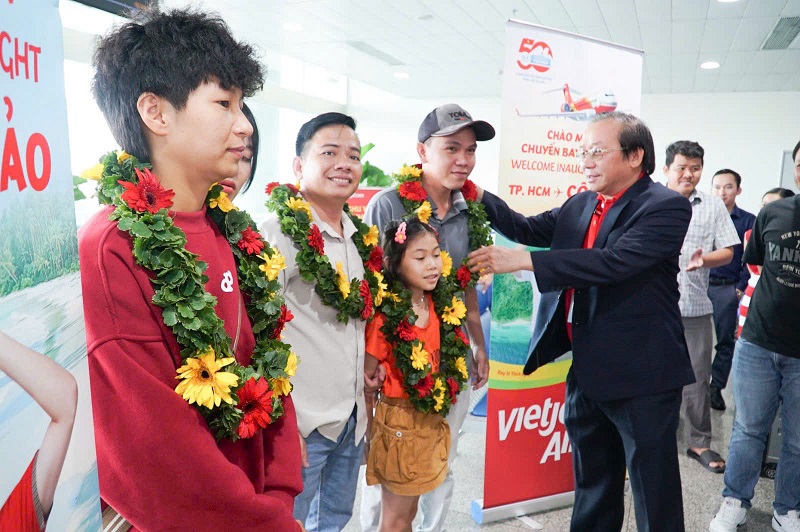 Vietjet khai trương cùng lúc 2 đường bay kết nối Hà Nội và TP. Hồ Chí Minh với Côn Đảo