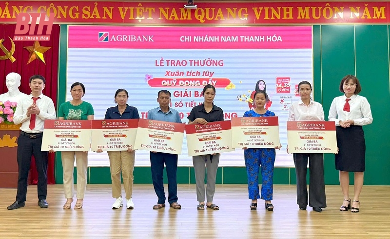 103 khách hàng trúng thưởng Chương trình “Xuân tích lũy, quỹ đong đầy” tại Agribank Nam Thanh Hóa