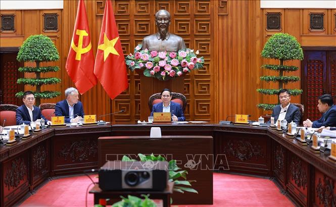 Thủ tướng Phạm Minh Chính chủ trì cuộc họp về việc Hoa Kỳ áp thuế đối ứng lên hàng Việt Nam