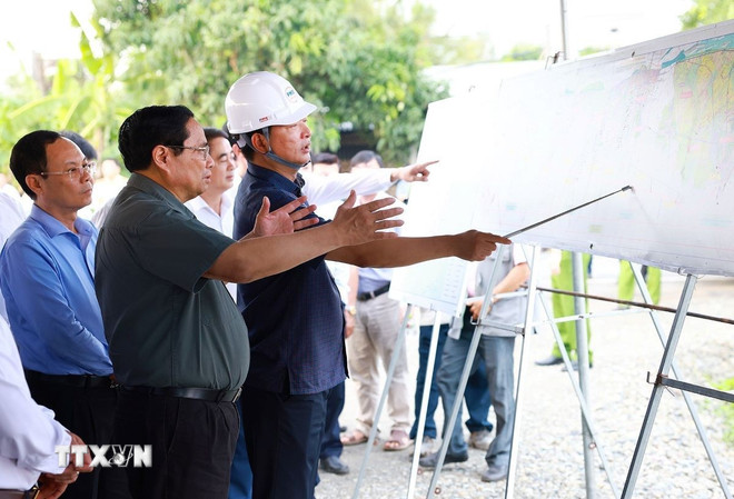 Thủ tướng: Phát triển hạ tầng giao thông trên tinh thần “chỉ bàn làm, không bàn lùi”